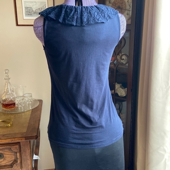 🦄 Chaps Ruffled V-Neck Tank Navy Blue Sz M - Picture 4 of 8